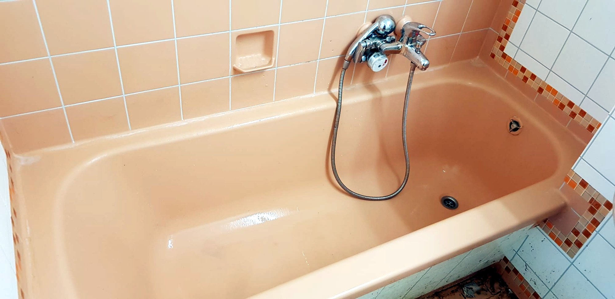 Hygienisch gereinigter Sanitärbereich nach der Reinigung